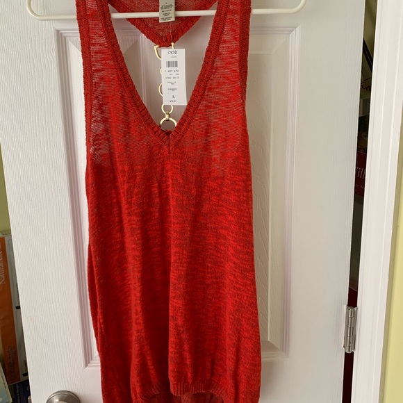 Cache Red Top - Picture 2 of 2